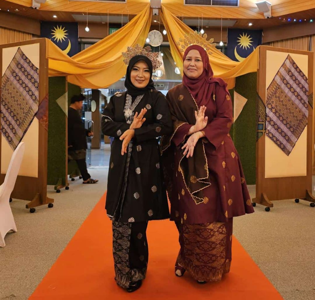 Hidaya Fabric Kebaya Kebarung , 12XL PLUS SIZE Hidaya Fabrics